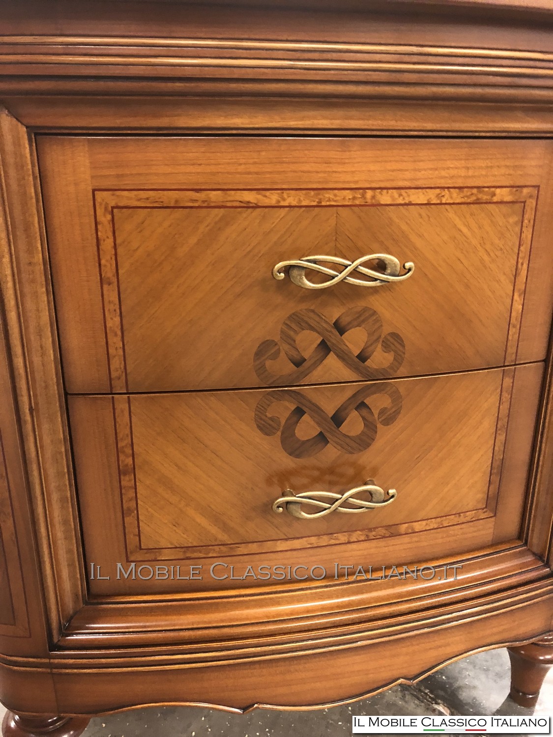 gruppo comò stile classico italiano